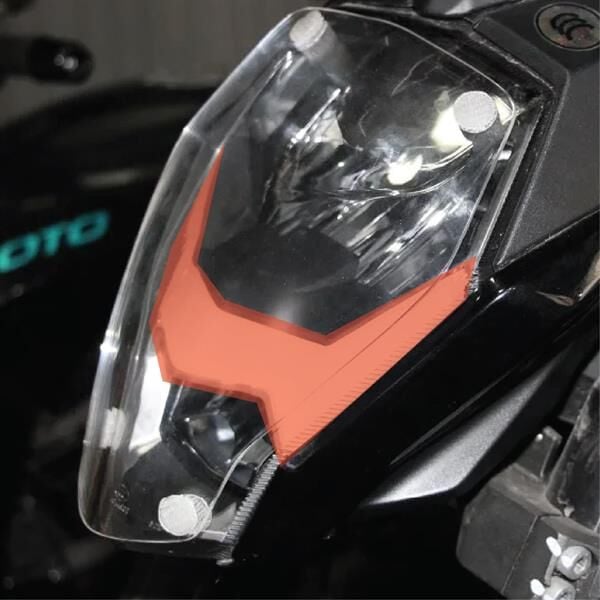 CF MOTO NK250 2018-2024 Ön Far Led Üstü Yarı Şeffaf Etiket Modeli Kırmızı