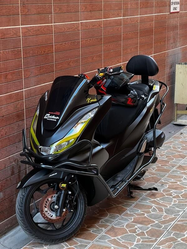 Honda PCX Ön Far Kaşı Şeffaf Sticker Model 2 Sarı