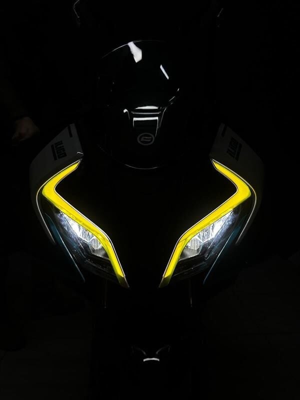 CF Moto 450SR Sarı Far Led Sticker Etiket Modeli