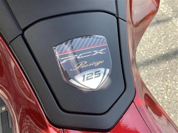 HONDA PCX ÖN CAM SİPERLİK STICKER MODELİ