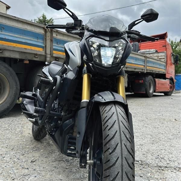 BAJAJ DOMINAR 250 / 400 KARBON ÖN ÇAMURLUK STICKER ETİKET MODELİ