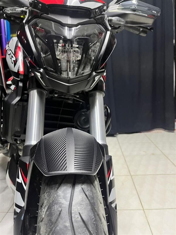 BAJAJ DOMINAR 250 / 400 KARBON ÖN ÇAMURLUK STICKER ETİKET MODELİ