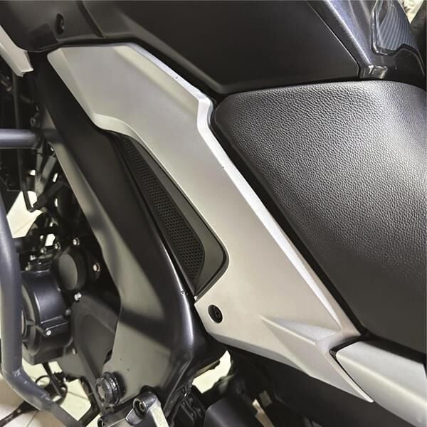 BAJAJ DOMINAR 250 / 400 KARBON ORTA ŞASE ÜSTÜ PLASTİK STICKER ETİKET MODELİ SET