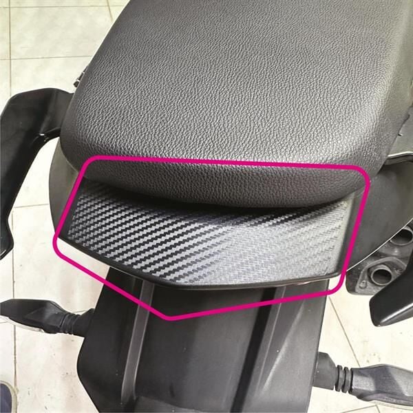 BAJAJ DOMINAR 250 / 400 KARBON ARKA KUYRUK ÜSTÜ STICKER ETİKET MODELİ SET