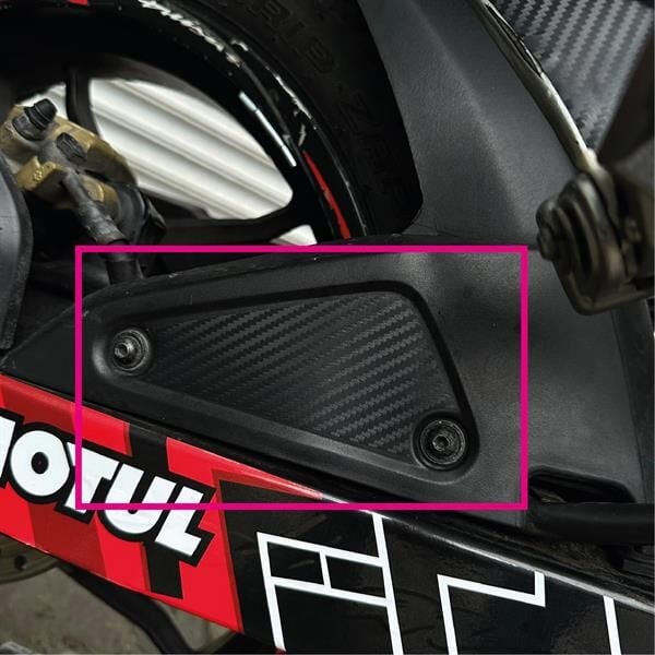 BAJAJ PULSAR NS200 KARBON ARKA ÇAMURLUK YANI STICKER ETİKET MODELİ