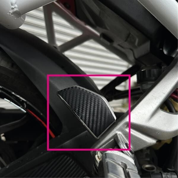 BAJAJ PULSAR NS200 KARBON ARTÇI / YAN AYAKLIK VE ARKA YAN ÇAMURLUK STICKER ETİKET MODELİ